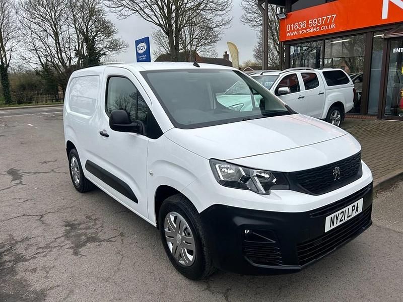 Used Peugeot Partner 2021 White MPV