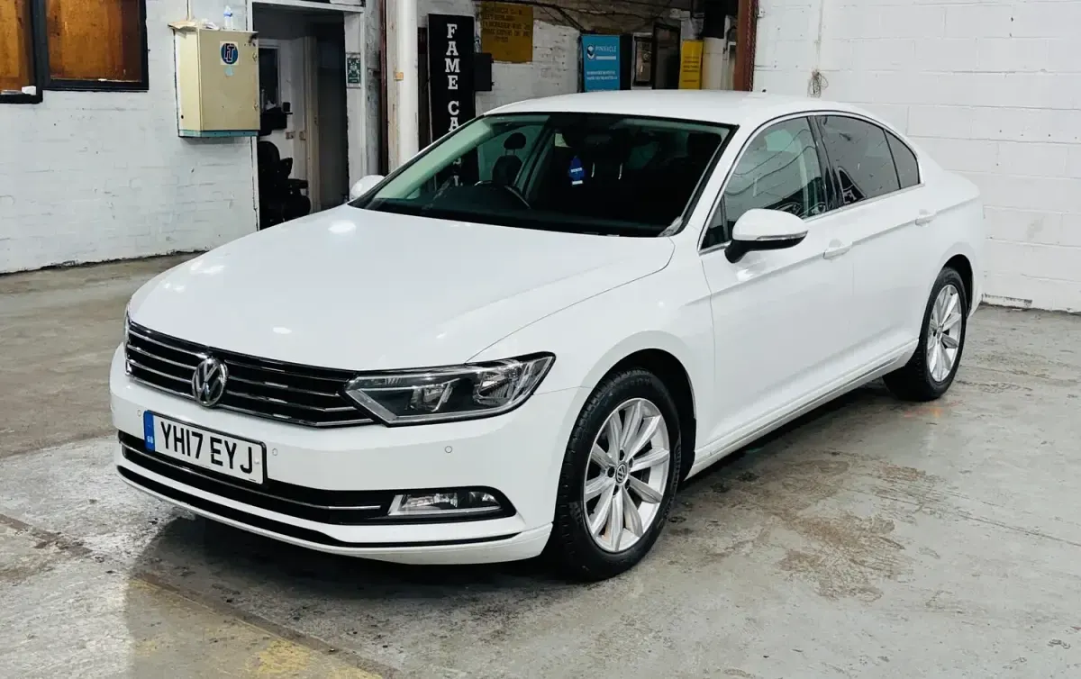 Used VW Passat Business 120 HP (88 kW) 2017 White Sedan