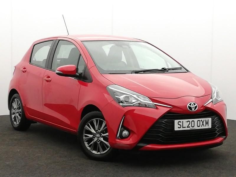 Used Toyota Yaris 111 HP (81 kW) 2020 Red Hatchback