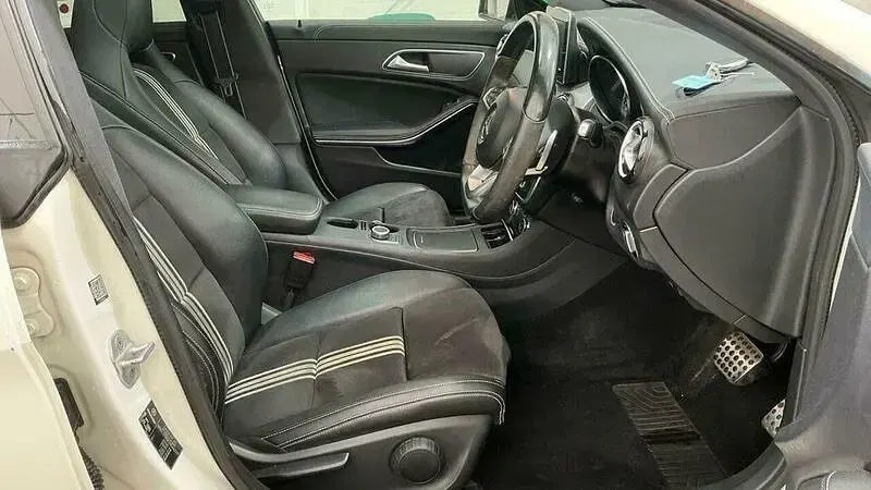 Used Mercedes CLA200 Shooting Brake 136 HP (100 kW) 2017 White Estate