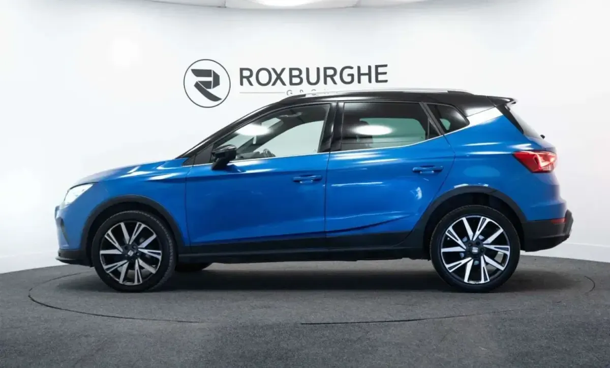 Używany Seat Arona FR 110 KM (80 kW) 2022 Niebieski SUV