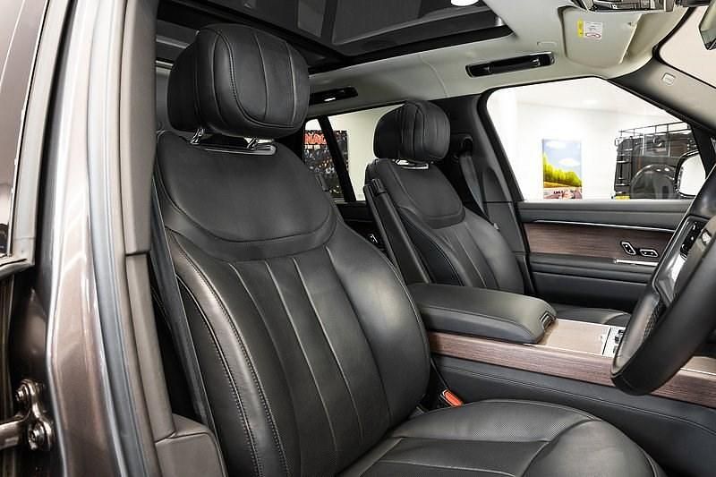 Begagnad Land Rover Range Rover Autobiography 2023 Grå SUV