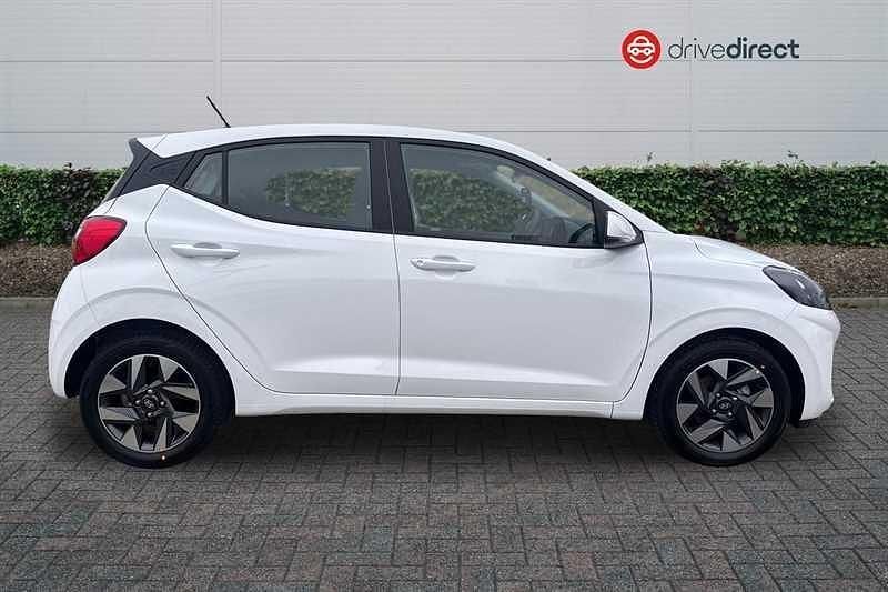 New Hyundai i10 Advanced 2025 White Hatchback