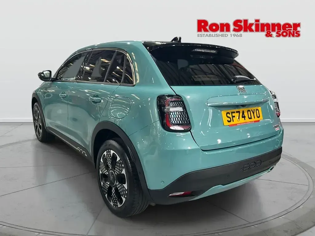 Used Fiat 600 La Prima 100 HP (73 kW) 2024 Blue SUV