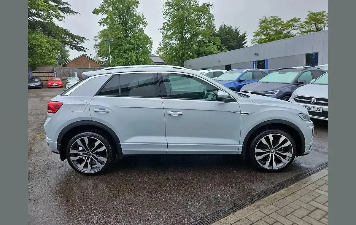 Usado VW T-Roc R-line 150 HP (110 kW) 2021 Prateado SUV