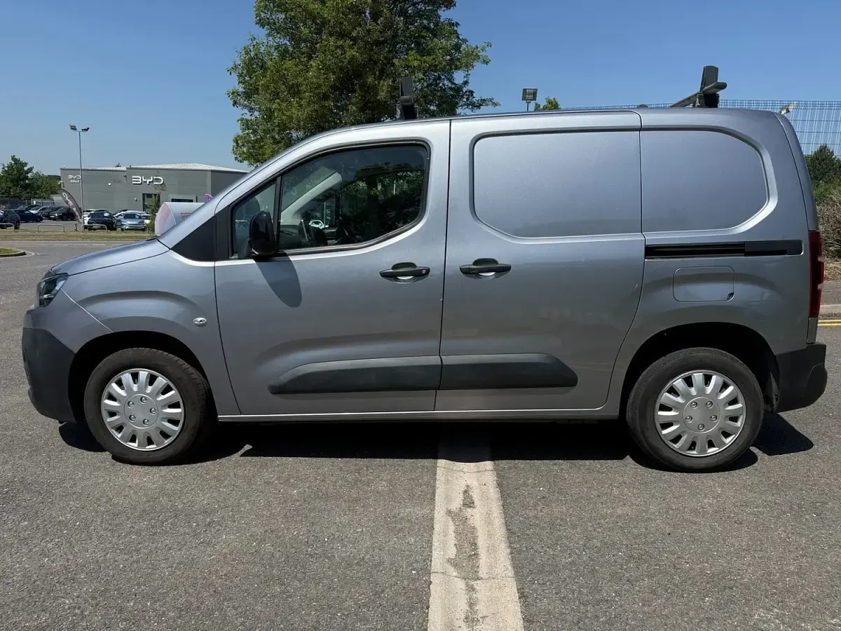 Used Citroën Berlingo 100 HP (73 kW) 2022 Grey MPV