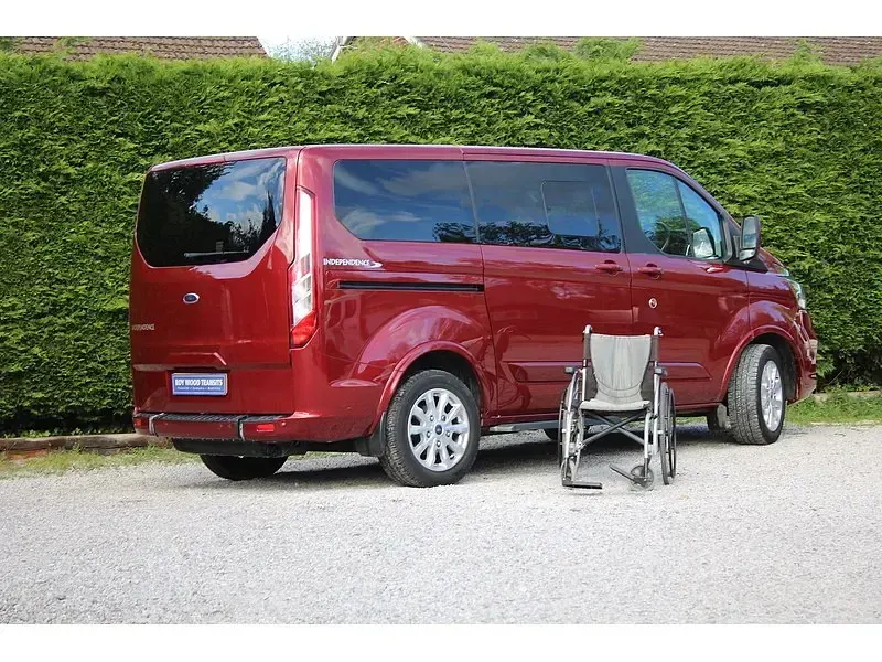 Usado Ford Tourneo Custom 130 HP (95 kW) 2020 Vermelho Van