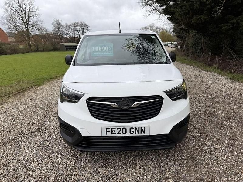Second-hand Vauxhall Combo Edition 75 CP (55 kW) 2020 Alb Van