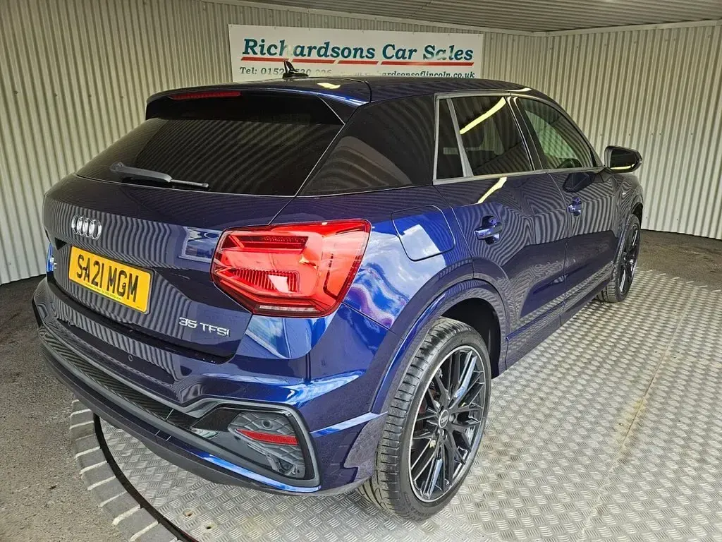 Used Audi Q2 Black Edition 150 HP (110 kW) 2021 Blue SUV