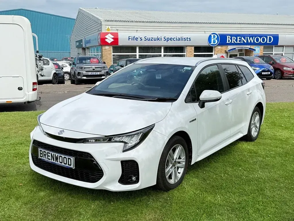 Used Suzuki Swace 140 HP (102 kW) 2024 White Estate