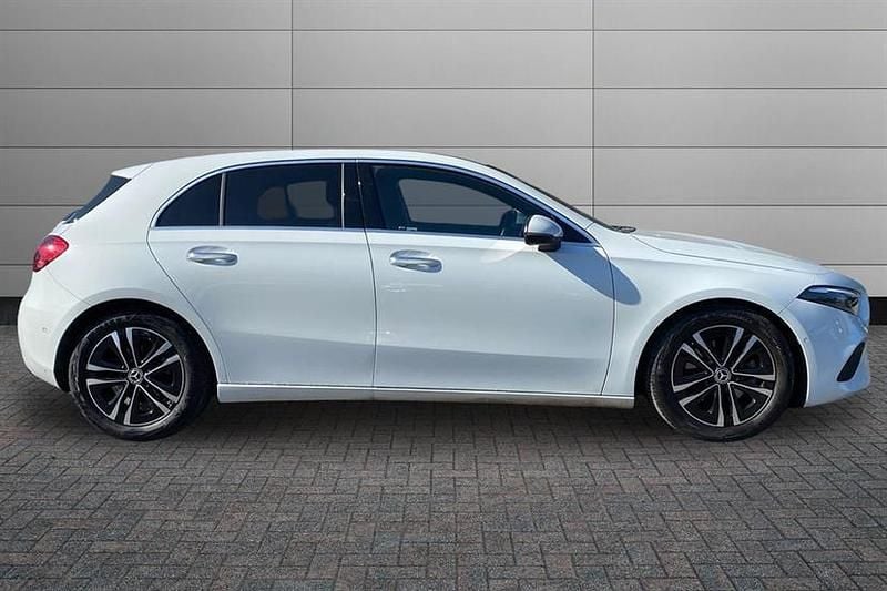 Used Mercedes A180 Executive 136 HP (100 kW) 2023 Digital white Hatchback