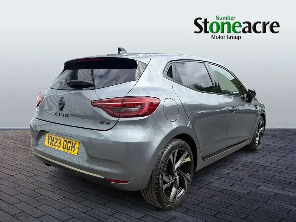 Usado Renault Clio V Engineered 143 HP (105 kW) 2023 Cinzento Citadino