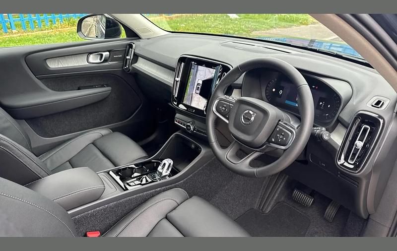 New Volvo XC40 Ultra 197 HP (144 kW) 2026 Denim blue SUV