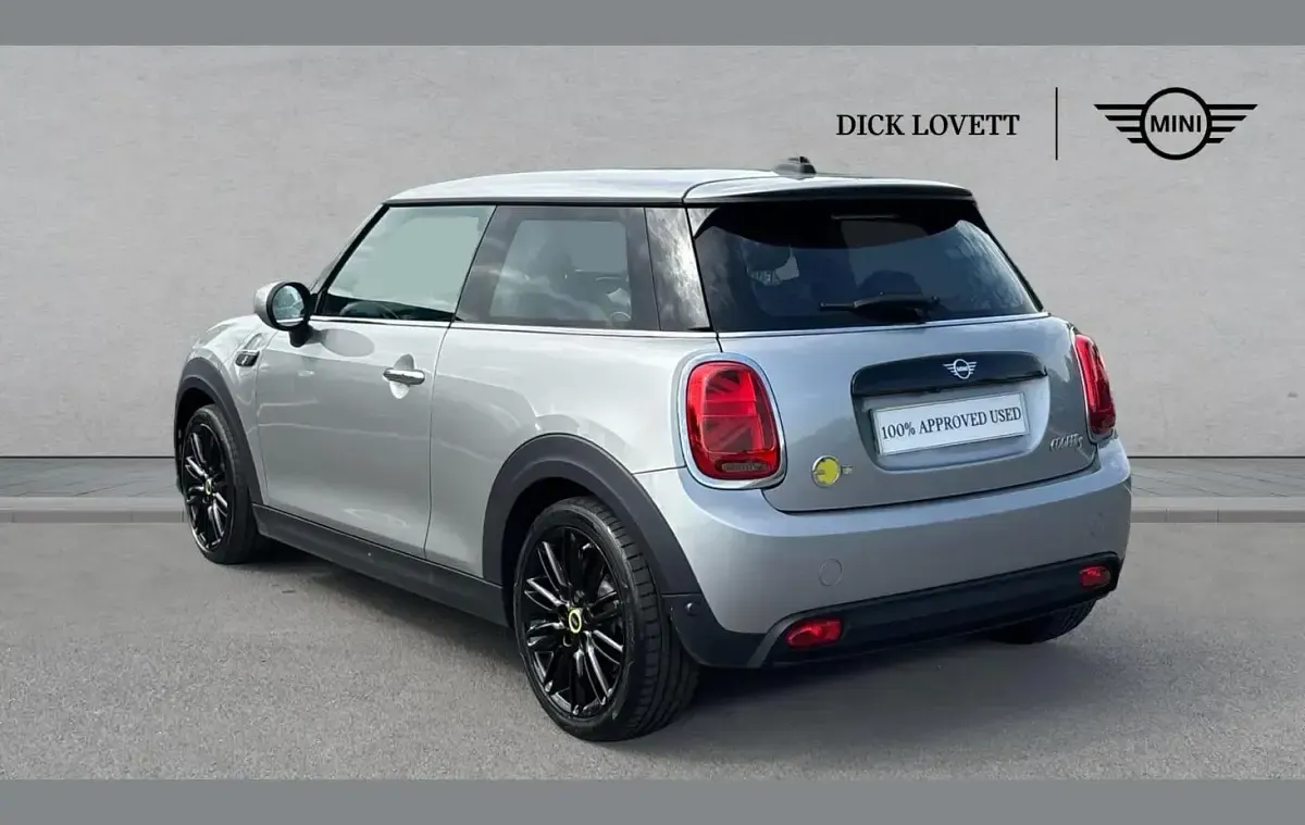 Begagnad Mini Cooper S Level 2 135 kW (184 HK) 2023 Silver Halvkombi