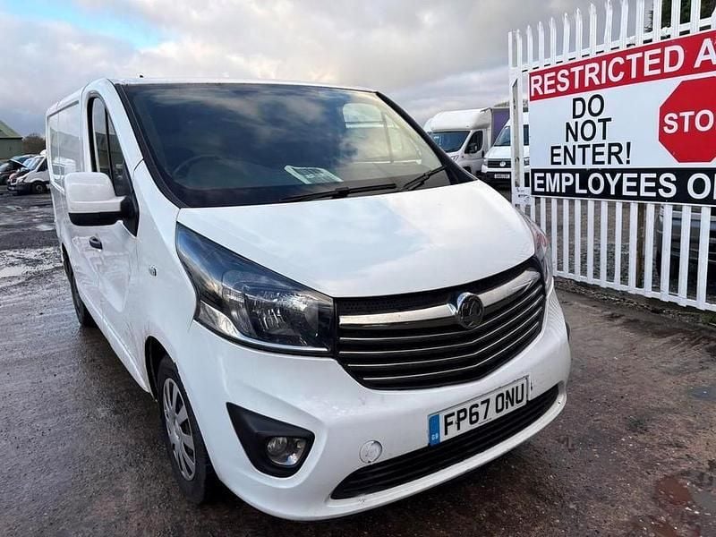 White Used 2017 Vauxhall Vivaro Sportive MPV | £4,795 (Super price) - Image 1/4