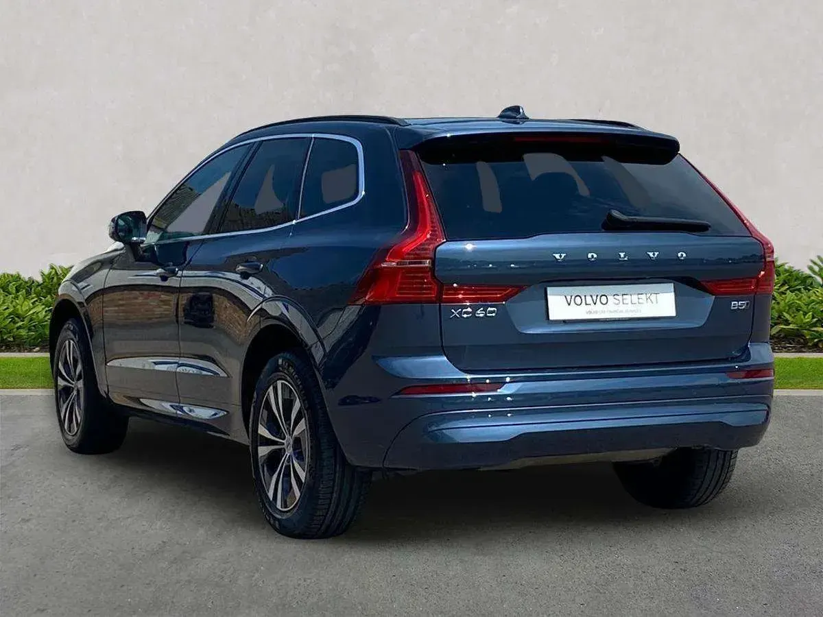Used Volvo XC60 Core 250 HP (183 kW) 2024 Blue SUV