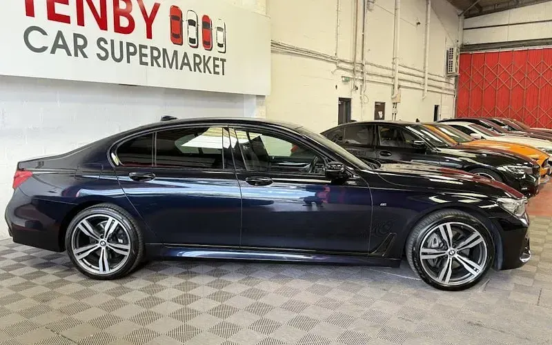 Used BMW 730 M Sport 265 HP (194 kW) 2018 Black Sedan