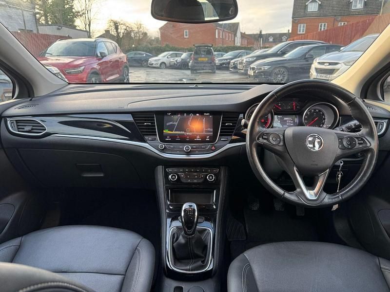 Used Vauxhall Astra Elite 200 HP (147 kW) 2019 Black Hatchback