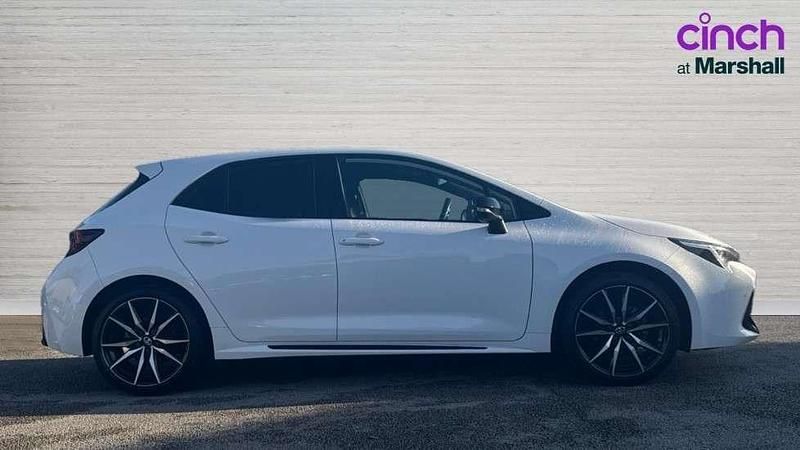 Used Toyota Corolla Sport 140 HP (102 kW) 2023 White Hatchback