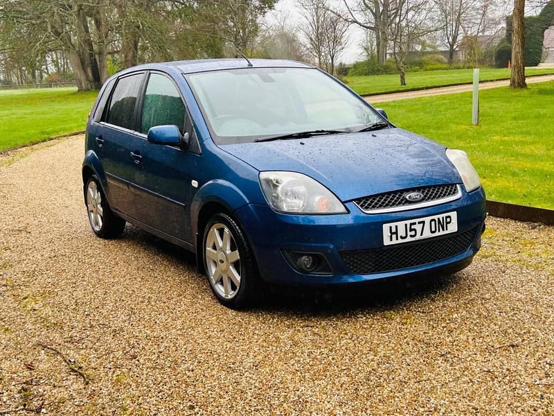 Used Ford Fiesta Zetec 90 HP (66 kW) 2007 Blue Hatchback