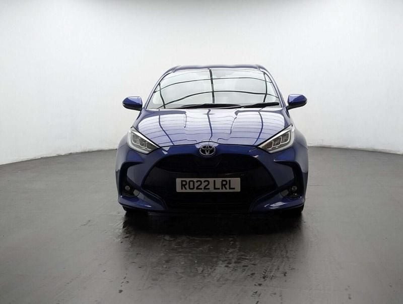 Used Toyota Yaris Hybrid Design 116 HP (85 kW) 2022 Blue Hatchback