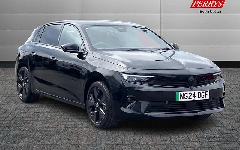 Used 2025 Vauxhall Astra Hatchback | £19,999 (Super price) - Image 1/4