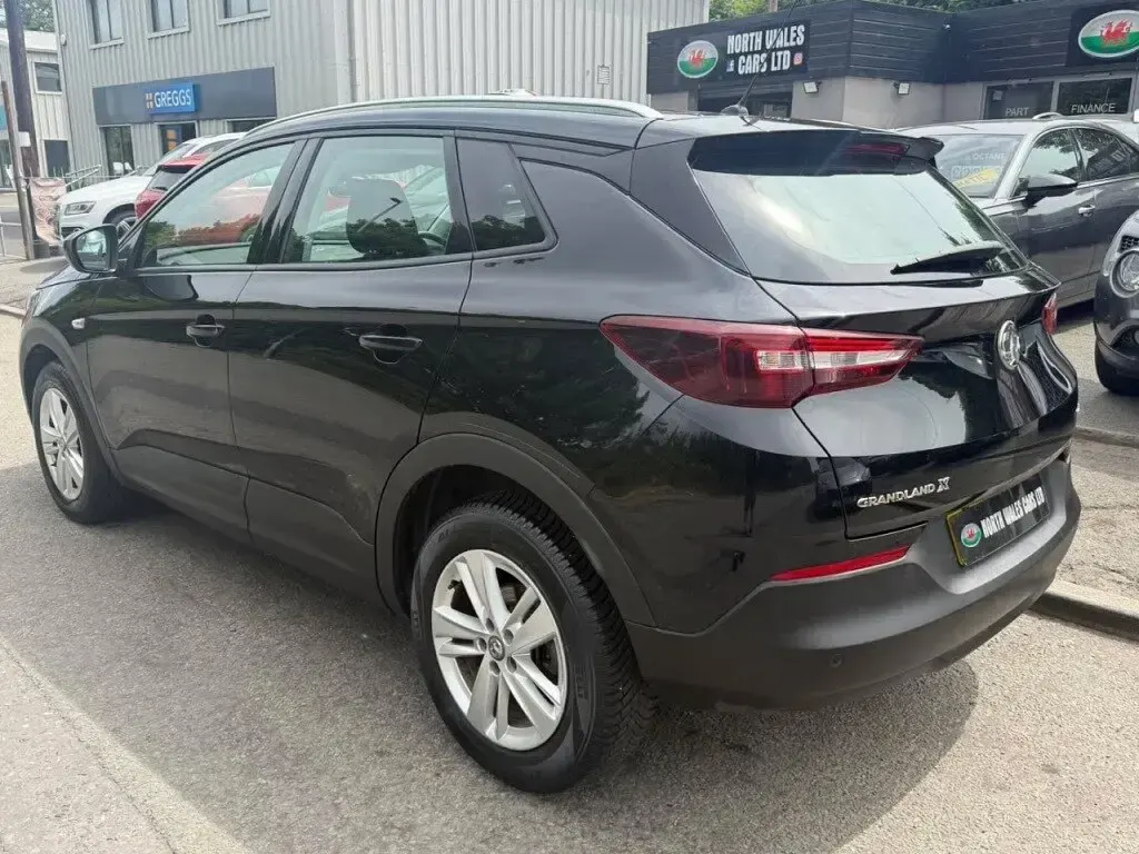 Used Vauxhall Grandland X 130 HP (95 kW) 2019 Black SUV
