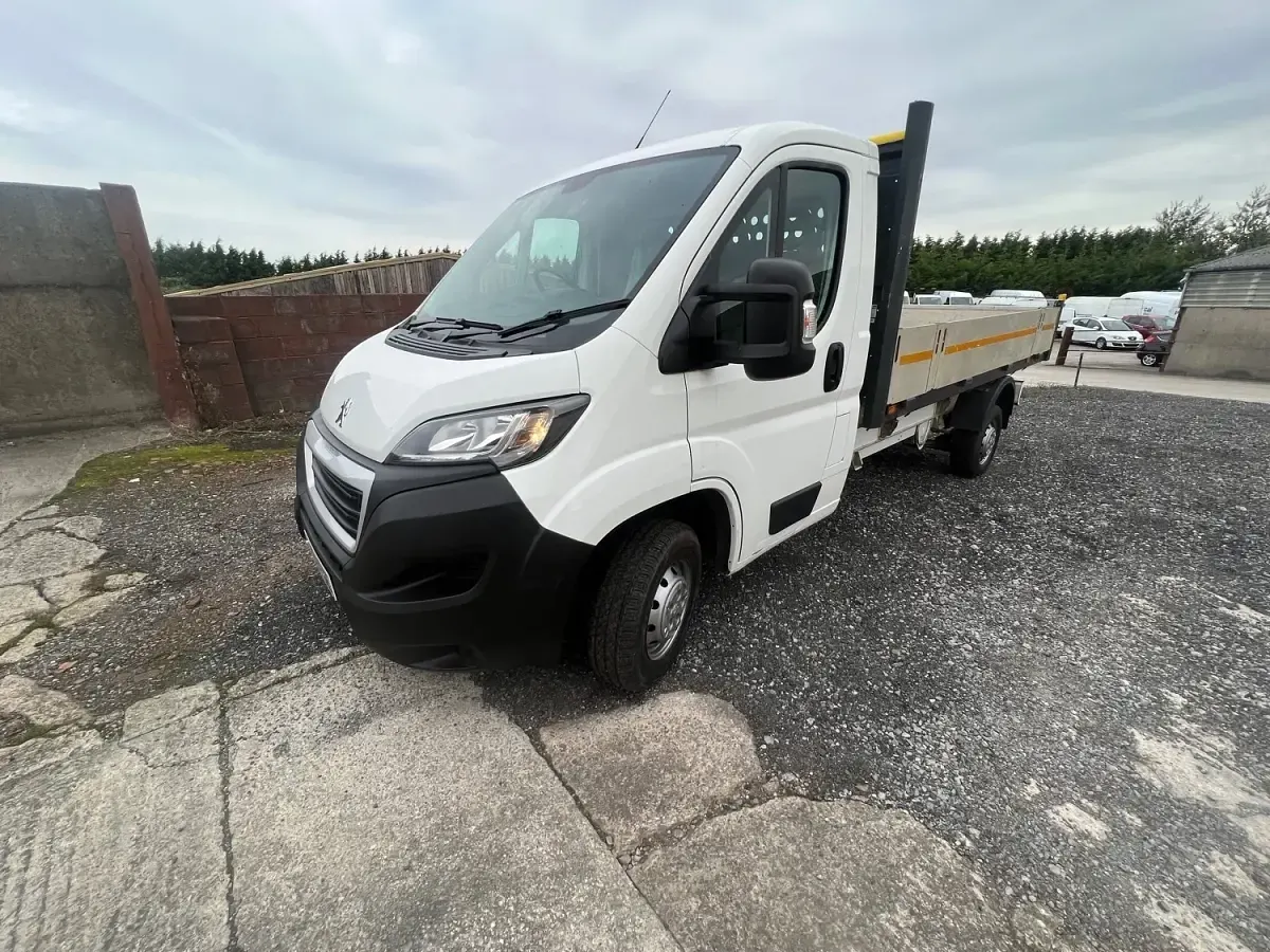 Used Peugeot Boxer 130 HP (95 kW) 2018 White Van