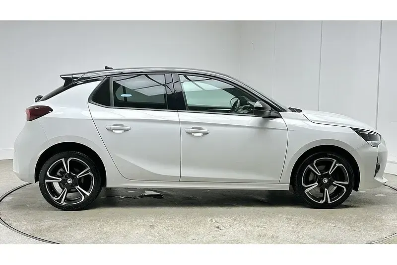 Used Vauxhall Corsa Edition 98 HP (72 kW) 2022 Jade white Hatchback