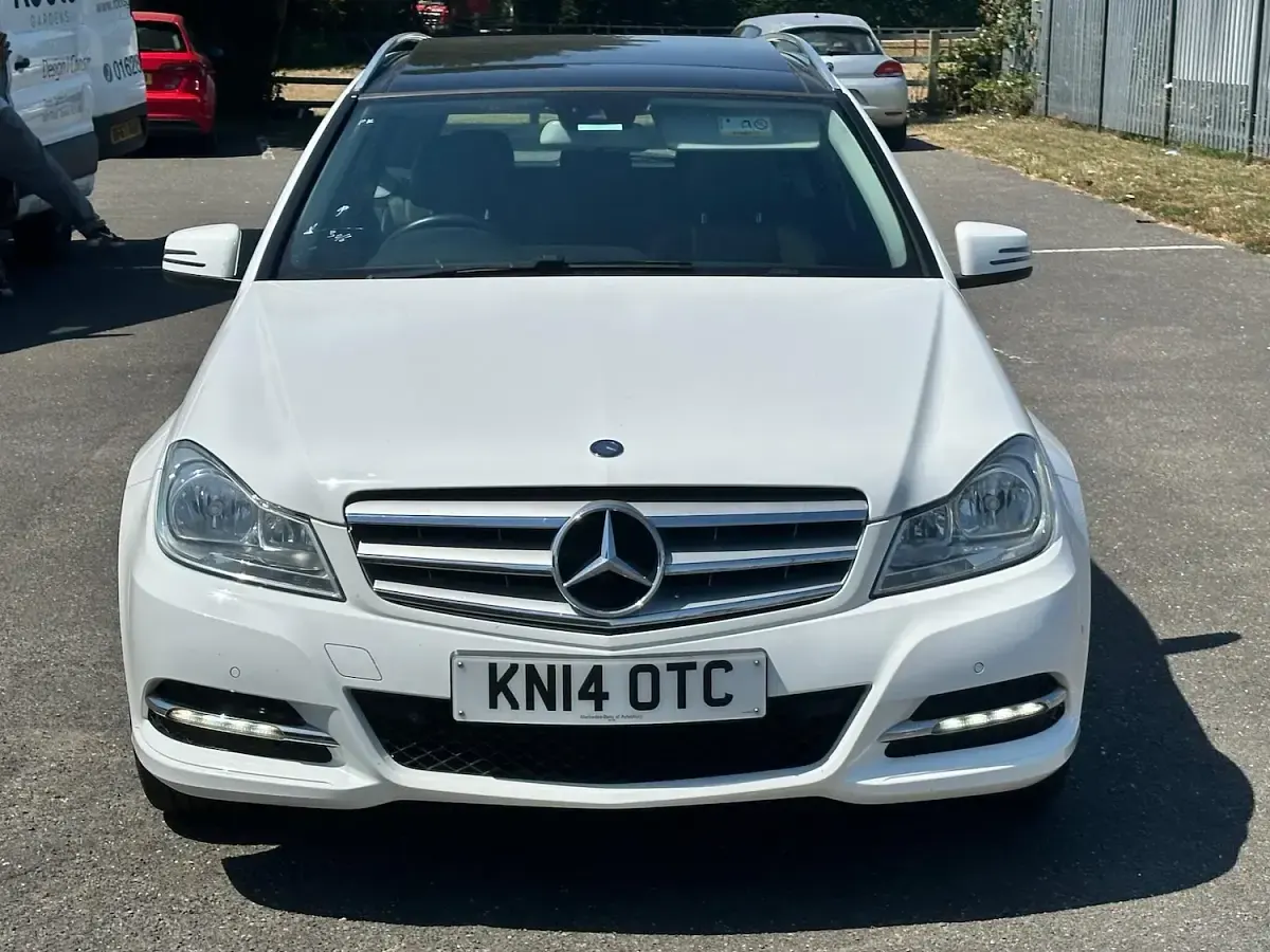 Used Mercedes C180 Executive 2014 White Estate