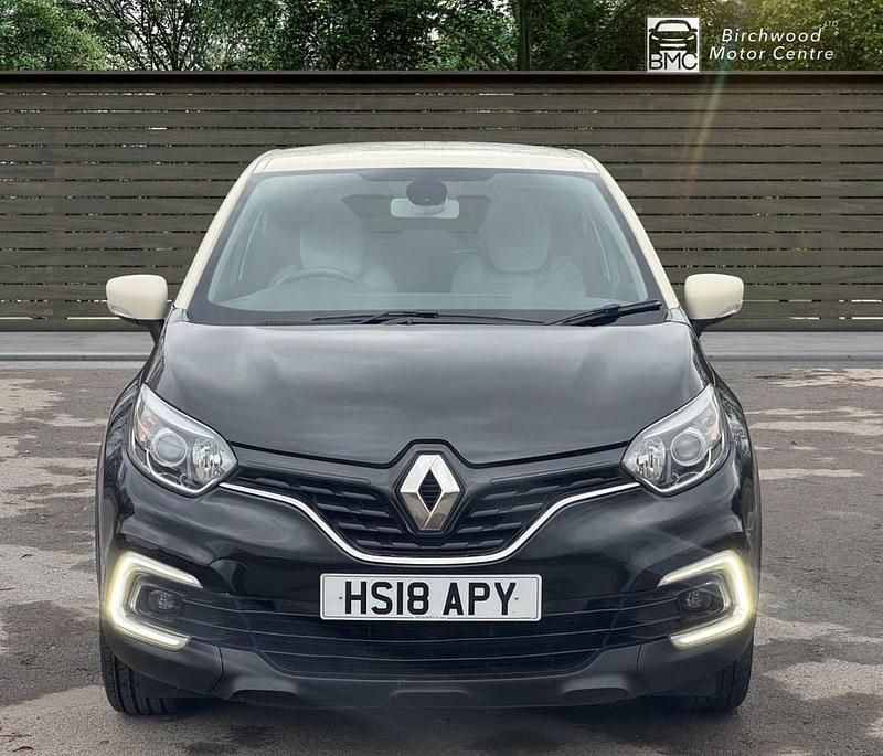 Used Renault Captur Iconic 90 HP (66 kW) 2018 Black SUV
