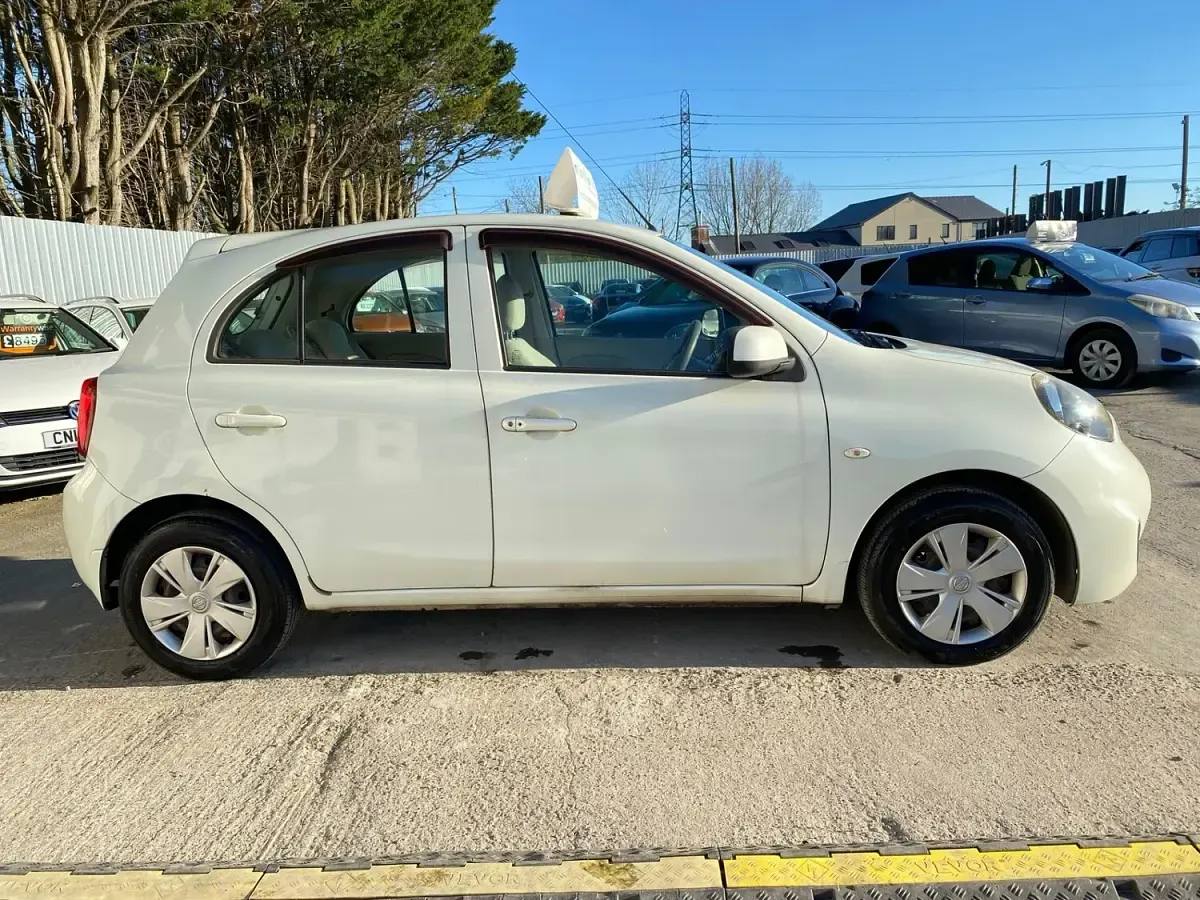 Second-hand Nissan Micra S 2014 Alb Hatchback