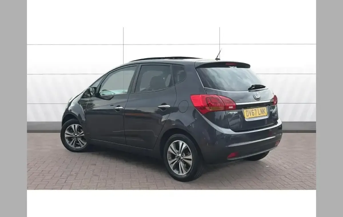 Used Kia Venga 123 HP (90 kW) 2017 Silver Hatchback