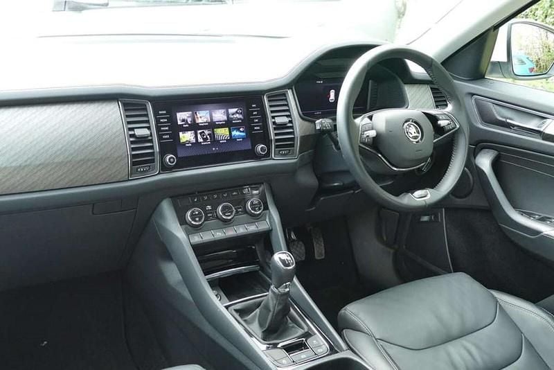 Used Skoda Kodiaq Executive 150 HP (110 kW) 2022 White SUV