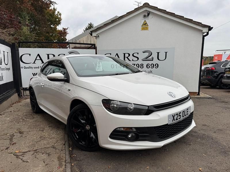 Begagnad VW Scirocco R-line 177 HK (130 kW) 2014 Vit Sportkupé