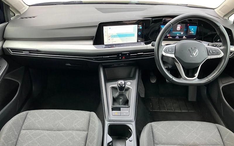 Used VW Golf VIII Life 150 HP (110 kW) 2023 Blue Hatchback