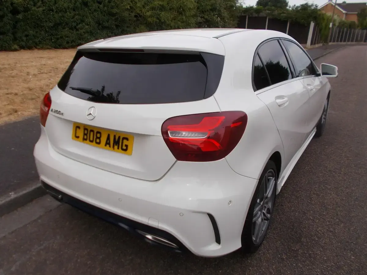 Used Mercedes A200 AMG Line Premium 136 HP (100 kW) 2016 White Hatchback