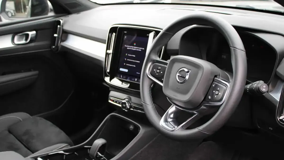 Used Volvo XC40 Plus 163 HP (119 kW) 2026 SUV