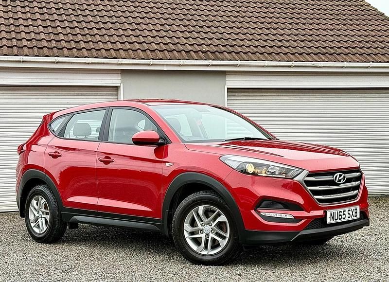 Red Used 2015 Hyundai Tucson SUV | £5,990 (Expensive) - Image 1/4