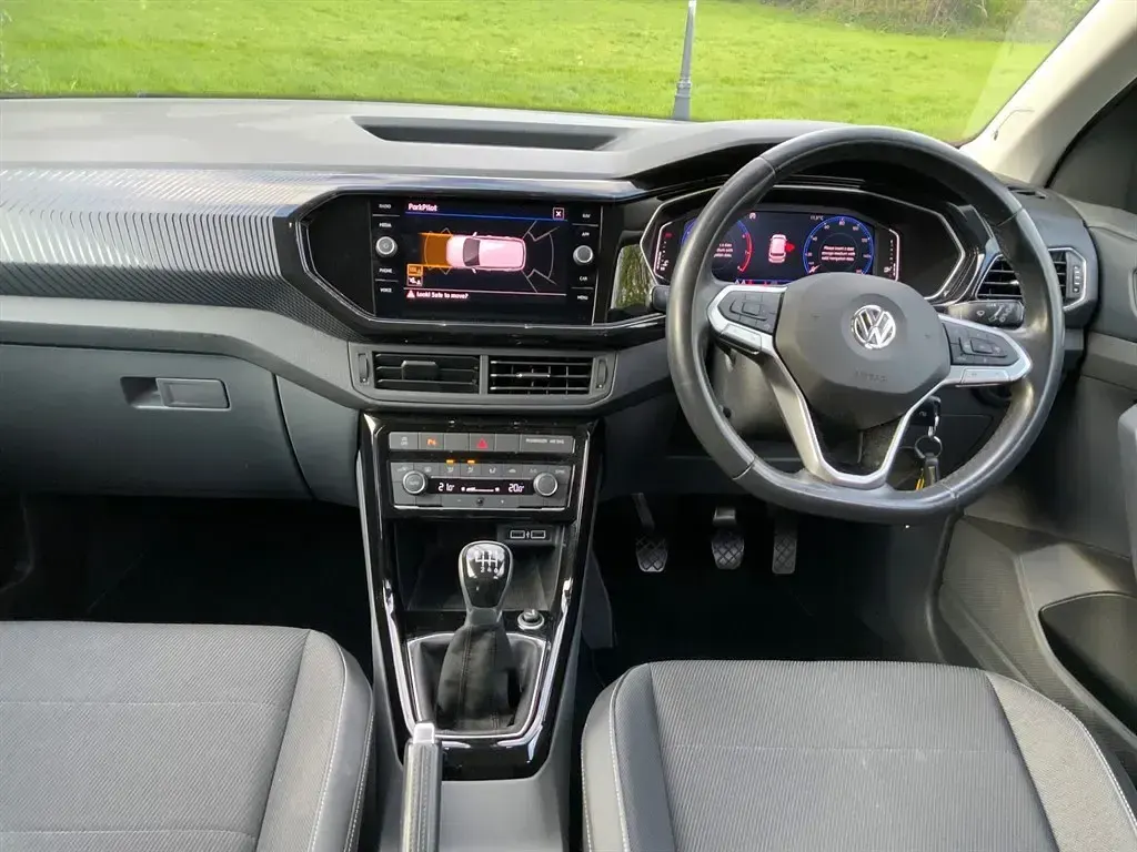 Used VW T-Cross Edition 115 HP (84 kW) 2019 Pure white SUV