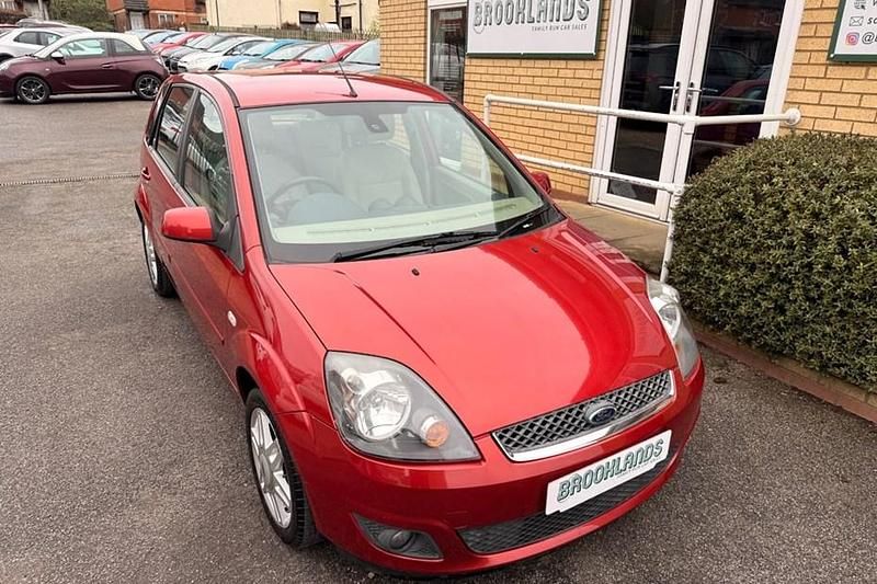 Used Ford Fiesta Ghia 2007 Tango red Hatchback