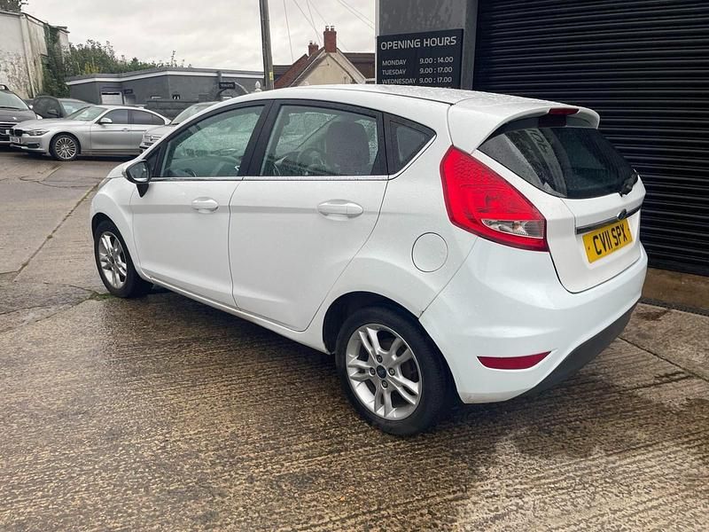 Used Ford Fiesta Zetec 2011 White Hatchback