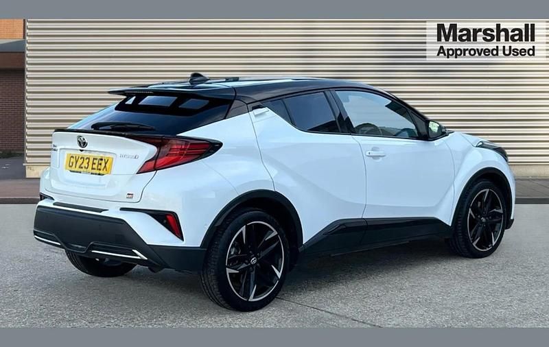 Used Toyota C-HR Sport 122 HP (89 kW) 2023 White/black SUV
