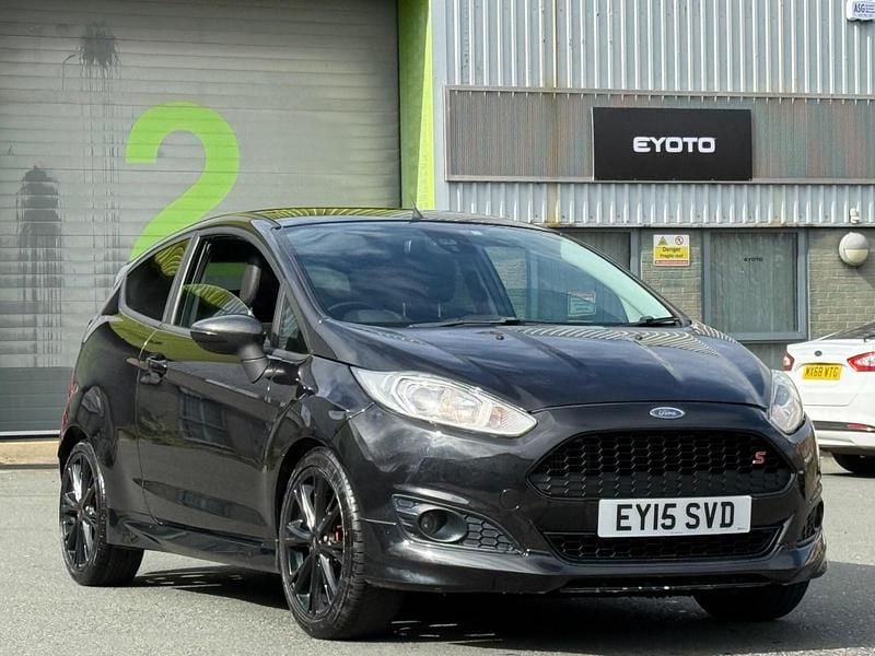 Used Ford Fiesta Zetec 95 HP (69 kW) 2015 Black Hatchback