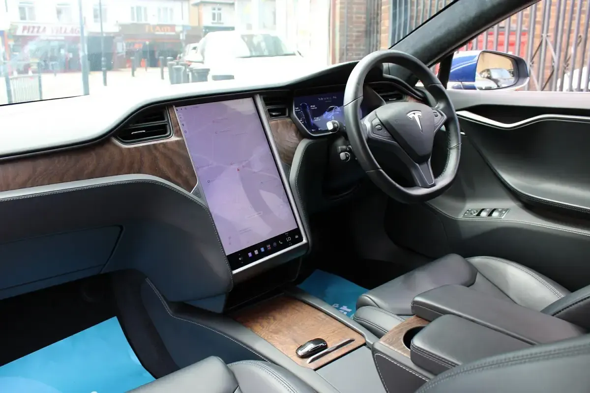 Used Tesla Model S Long Range AWD 397 kW (541 HP) 2020 Blue Hatchback