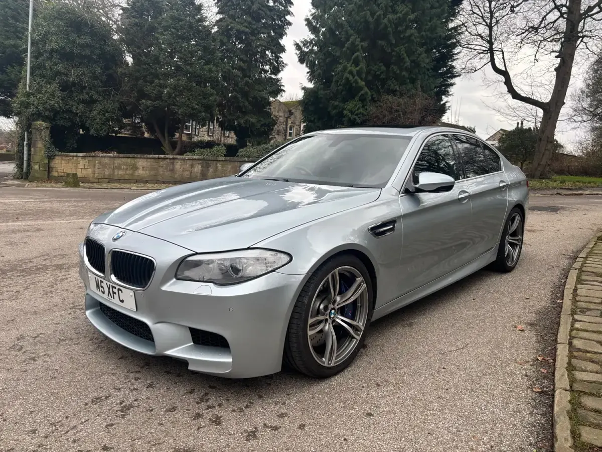 Usado BMW M5 Impressive 560 CV (411 kW) 2013 Azul Berlina