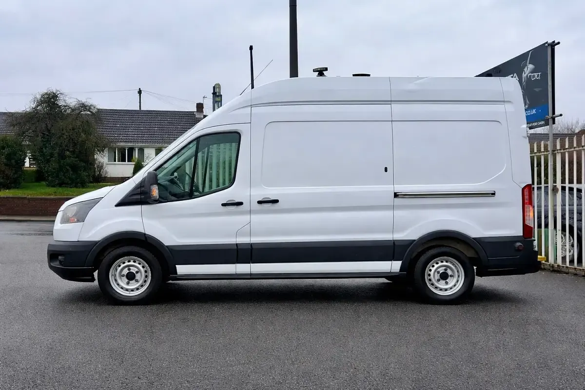 Used Ford Transit 130 HP (95 kW) 2018 White Van