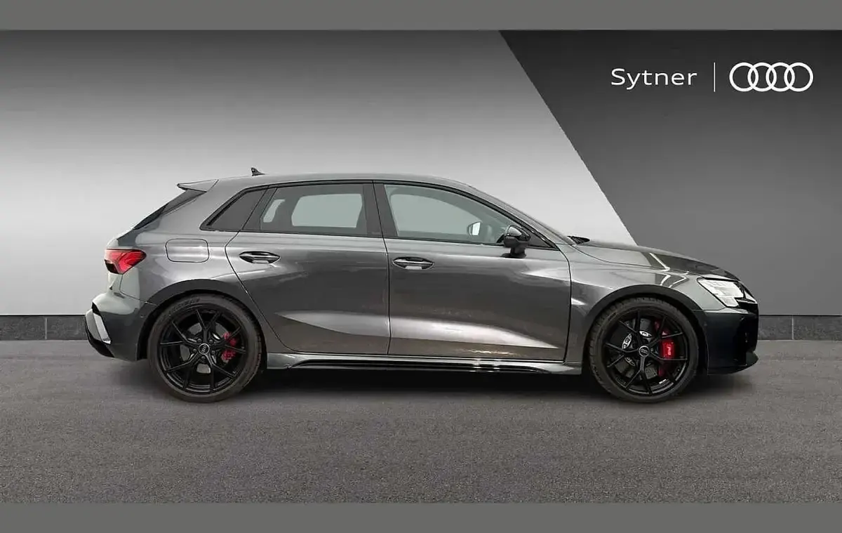 Begagnad Audi RS3 Comfort 400 HK (294 kW) 2025 Grå Sedan