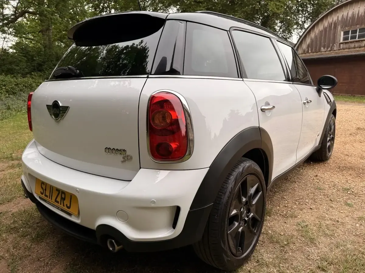 Used Mini Cooper SD 143 HP (105 kW) 2011 White Hatchback