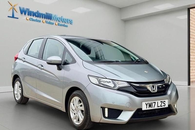 Used Honda Jazz SE 102 HP (75 kW) 2017 Silver Hatchback